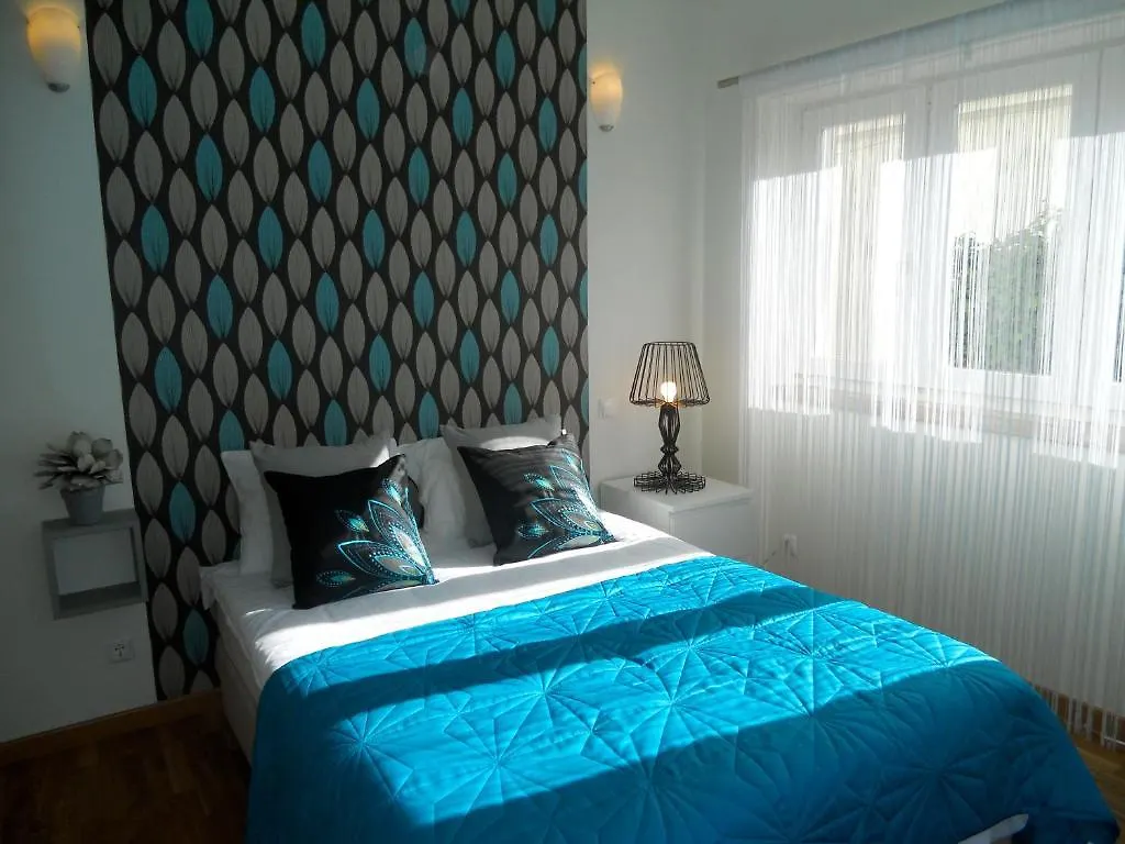 Dolce Cascais Home Bed & Breakfast